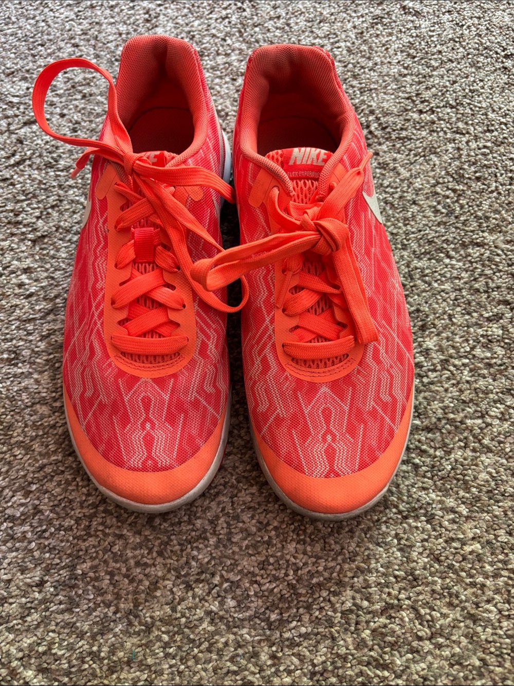 Nike Coral/Orange Patterned Athletic Sneakers